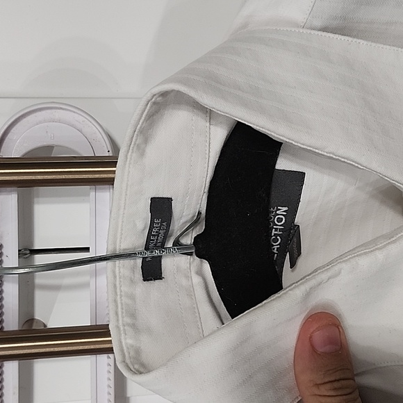 White Kenneth Cole Reaction Dress Shirt 15.5, 33/33. - Picture 4 of 6